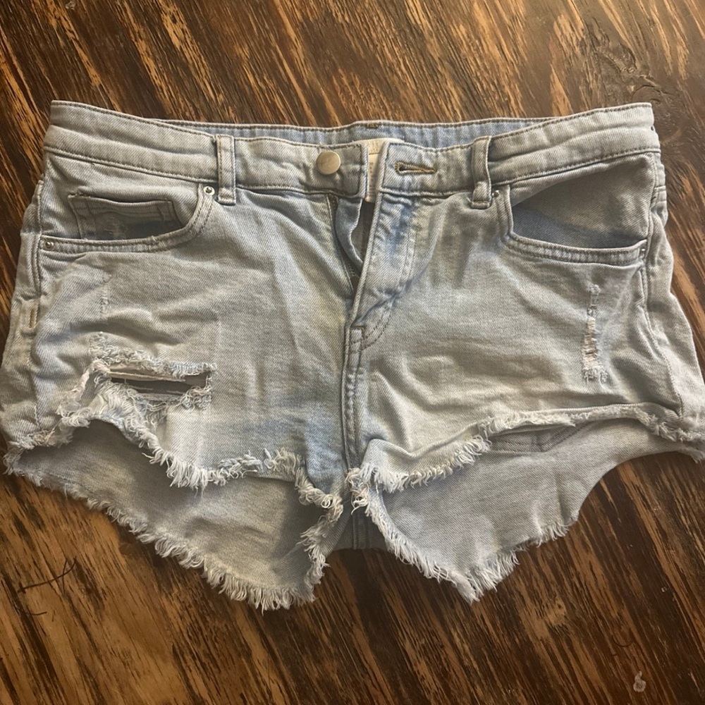 H&M Brand Jean shorts 

Size 8